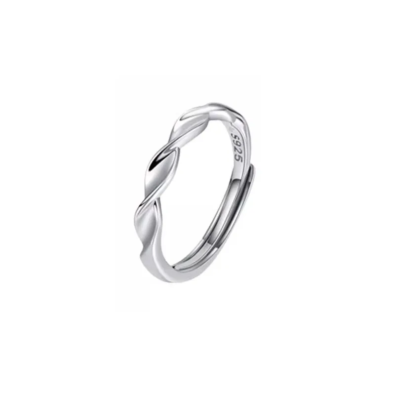 Bague argentée torsadée