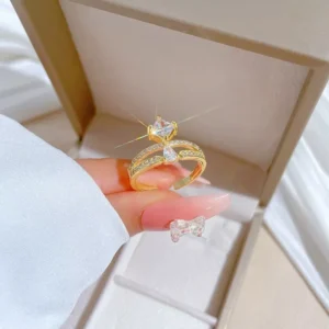 Bague papillon dorée avec strass